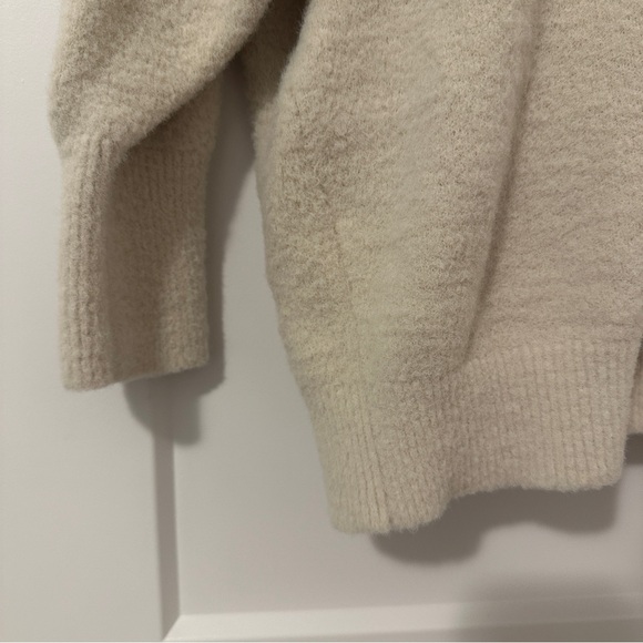 Aritzia Wilfred Free Cream Hush Knit Turtleneck Sweater Size Medium Women’s - Picture 6 of 15